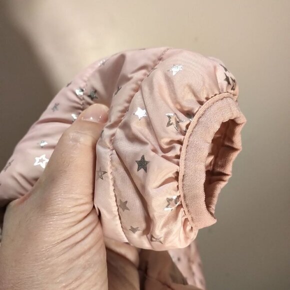 🍒2/50🍒NWOT Baby Gap Puffer Jacket 0-6 Months Salmon Pink Metallic Silver Stars - Picture 6 of 16